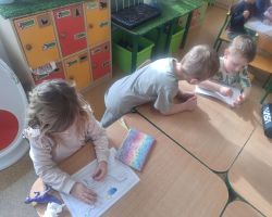 Grupa Żabki świętuje Dzień Dinozaura