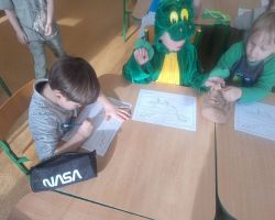 Grupa Żabki świętuje Dzień Dinozaura