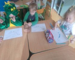 Grupa Żabki świętuje Dzień Dinozaura