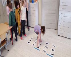 Dzieci poprzez zabawę i ćwiczenia poznają funkcjonownie mózgu