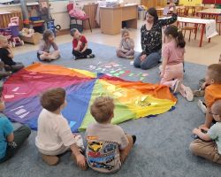 dzieci podczas zajęć o zdrowiu