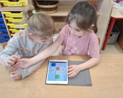 dzieci podczas zajęć o zdrowiu