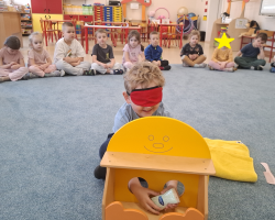 dzieci podczas zajęć o zdrowiu