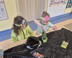 dzieci podczas pierwszego dnia wiosny