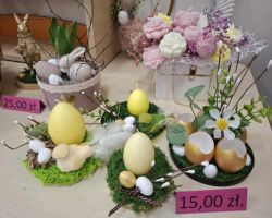 ozdoby i i stroiki na wielkanocnym kiermaszu