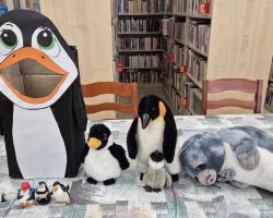 dzieci podczas zajęć bibliotecznych