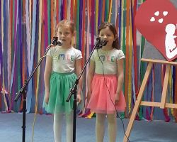 zdjęcia z udziału dzieci w konkursie piosenki