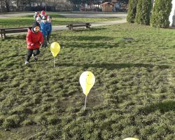 dzieci świętujące Dzień Życzliwości