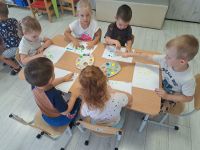 aktywność dzieci w pierwszym miesiącu przedszkola
