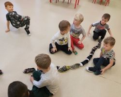 dzieci świętujące andrzejki