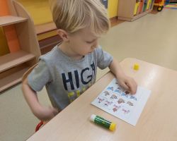 dzieci świętujące andrzejki