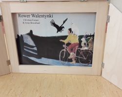 dzieci obchodzące walentynki