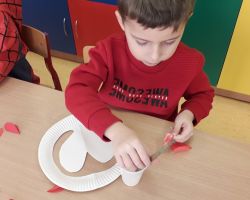 dzieci obchodzące walentynki