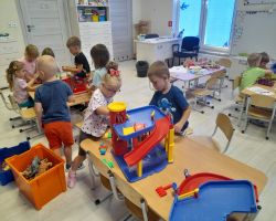 zajęcia edukacyjne w grupie krasnali