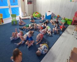 zajęcia edukacyjne w grupie krasnali