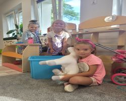 zdjęcia powrotu dzieci do przedszkola